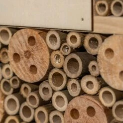 Insektenhotel Mit Spitzdach Aufhängung Ganzjährig Bewohnbar Holz 12 Insektenhotel Mit Spitzdach Aufhängung Ganzjährig Bewohnbar Holz -Haushaltsgeräte Geschäft 10038022 yy 0004 logo