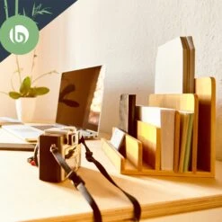 Briefablage Mit 5 Fächern DIN A4 25x17,5x16cm Stehend / Liegend Bambus 11 Briefablage Mit 5 Fächern DIN A4 25x17,5x16cm Stehend / Liegend Bambus -Haushaltsgeräte Geschäft 10038067 yy 0004 logo