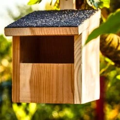 Nistkasten Für Halbhöhlenbrüter Aufhängung Asphaltdach Rotzeder -Haushaltsgeräte Geschäft 10038138 yy 0005 logo