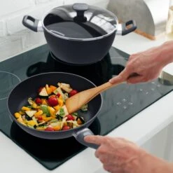 Noto Endurance Bratpfannen-Set Geschmiedetes Aluminium 3 Größen 2 Filz-Schoner -Haushaltsgeräte Geschäft 10045004 yy 0003 logo